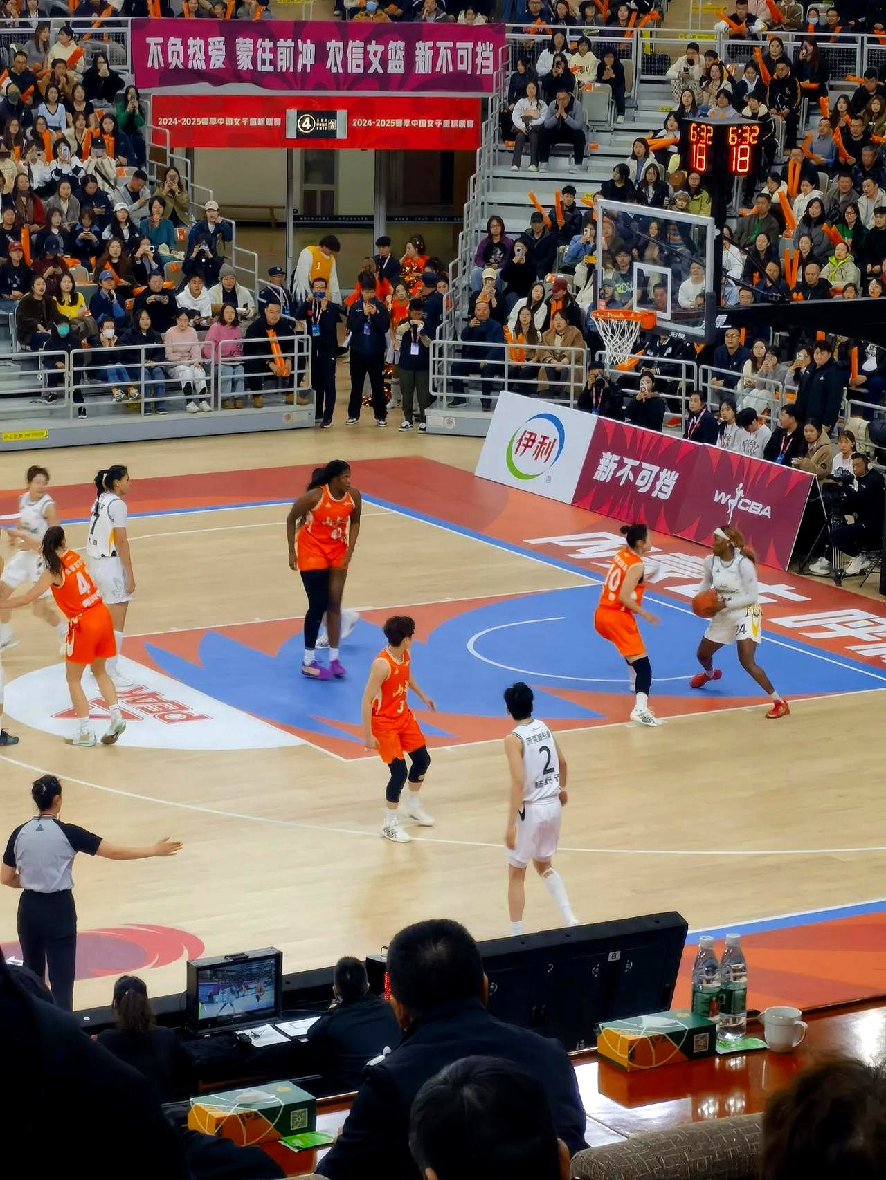 包含冲刺阶段CBA季后赛焦点战，新疆广汇内部沟通，底气十足，赛程密集仍需轮换的词条