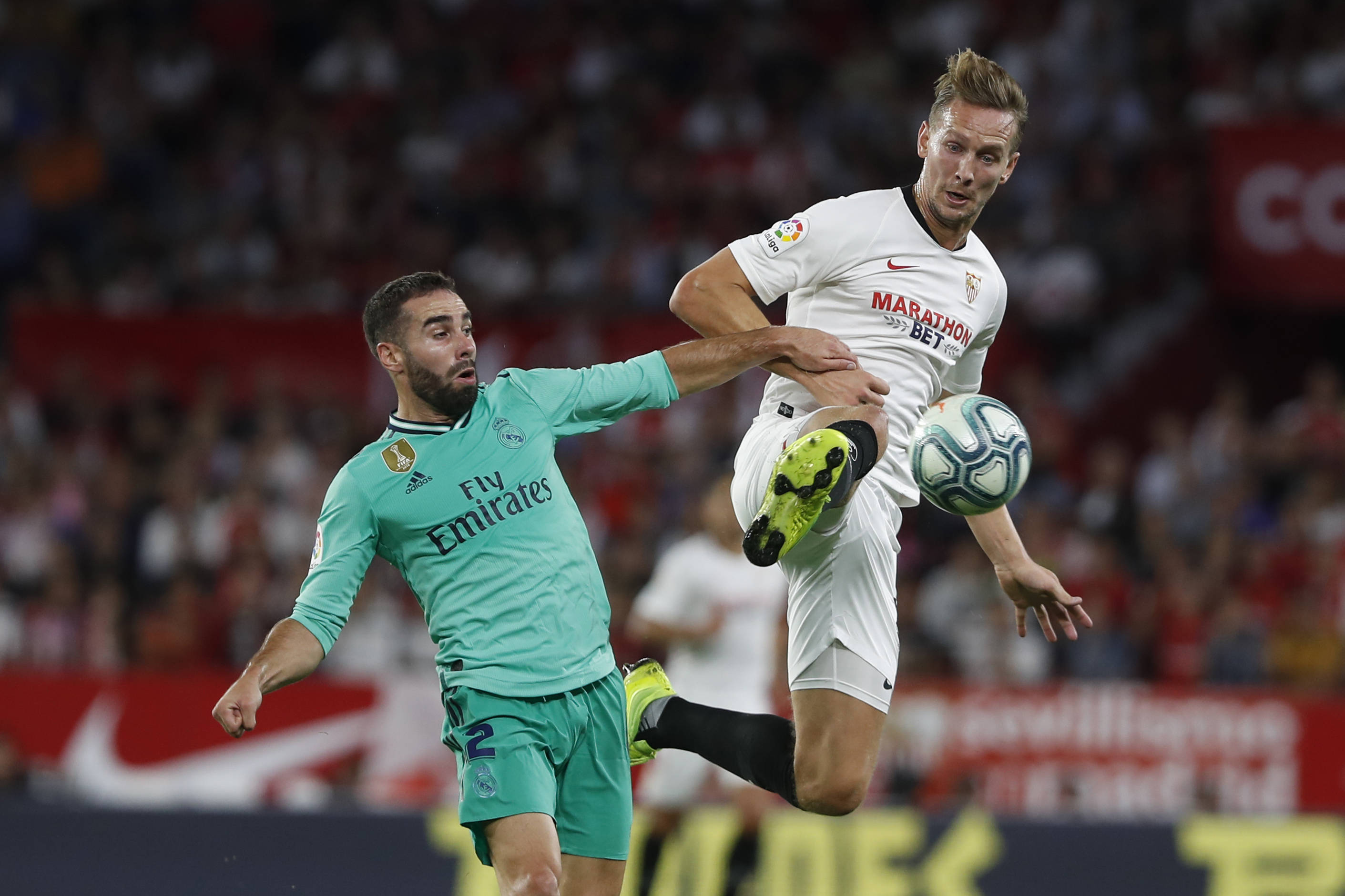 今日2024年欧冠决赛之争谁将加冕欧洲之王