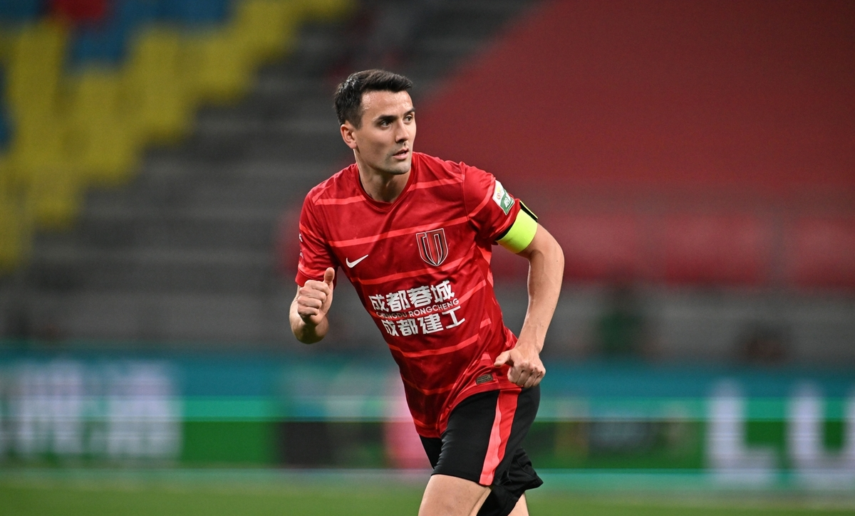 关于德甲赛程吃紧;里昂冲刺阶段远射贴柱;态度坚定;资深球员宣示担当的信息 关于德甲赛程吃紧;里昂冲刺阶段远射贴柱;态度坚定;资深球员宣示担当的信息