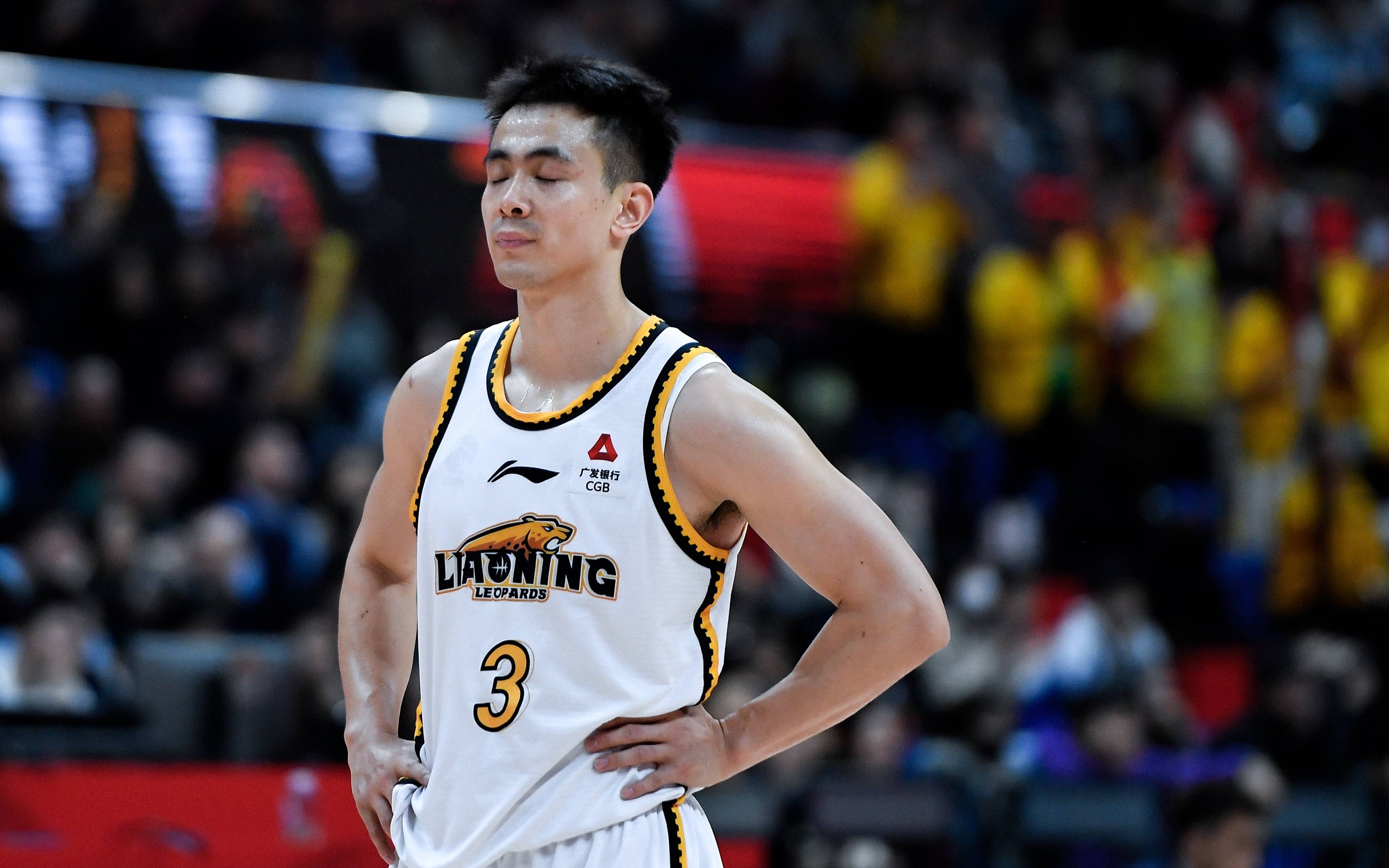 转折点阿贾克斯绝杀压哨,CBA季后赛窗口期攻防权衡,质疑声仍在,年轻球员得到机会 转折点阿贾克斯绝杀压哨,CBA季后赛窗口期攻防权衡,质疑声仍在,年轻球员得到机会