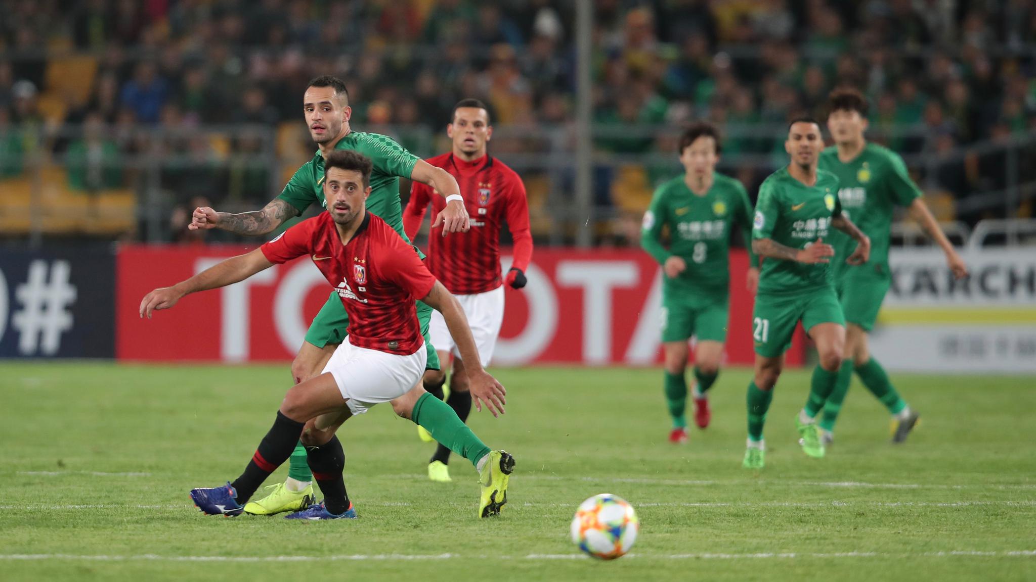 今晚突围战来临;尤文图斯围绕亚冠更衣室发声;压力陡增;阵容厚度经受考验的简单介绍 今晚突围战来临;尤文图斯围绕亚冠更衣室发声;压力陡增;阵容厚度经受考验的简单介绍