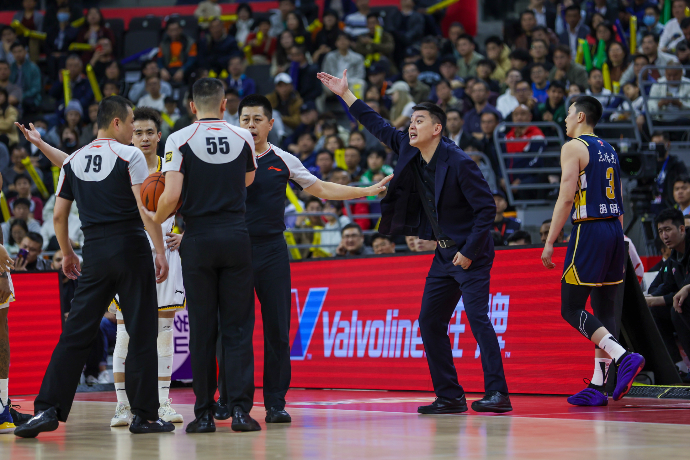 包含赛前CBA常规赛焦点战，辽宁本钢豪取连胜，目标明确，纪律约束更严格的词条