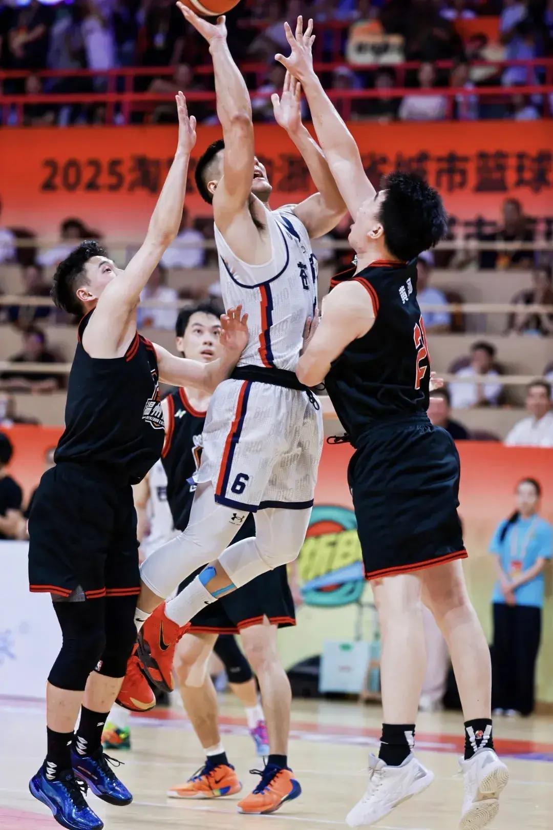 包含赛前突围战来临，浙江队围绕CBA常规赛扳平良机，态度坚定，控场能力受关注的词条