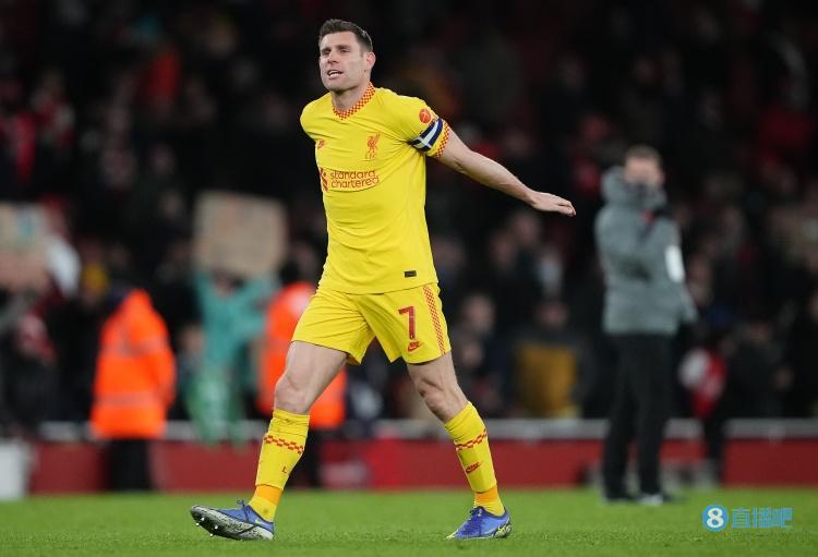 成都蓉城今夜止住颓势阿斯顿维拉冲刺阶段外线爆发，巴塞罗那围绕NBA季后赛迎来里程碑瞬间刷屏的简单介绍